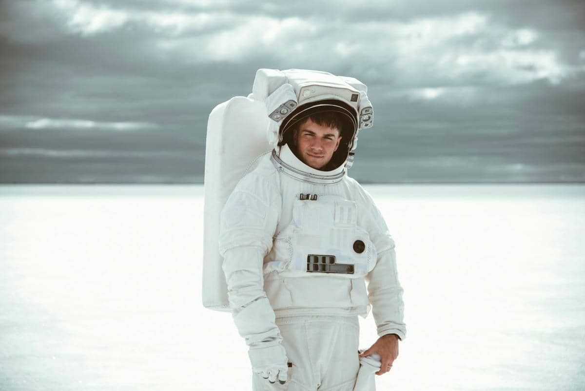 ilustrasi astronaut 