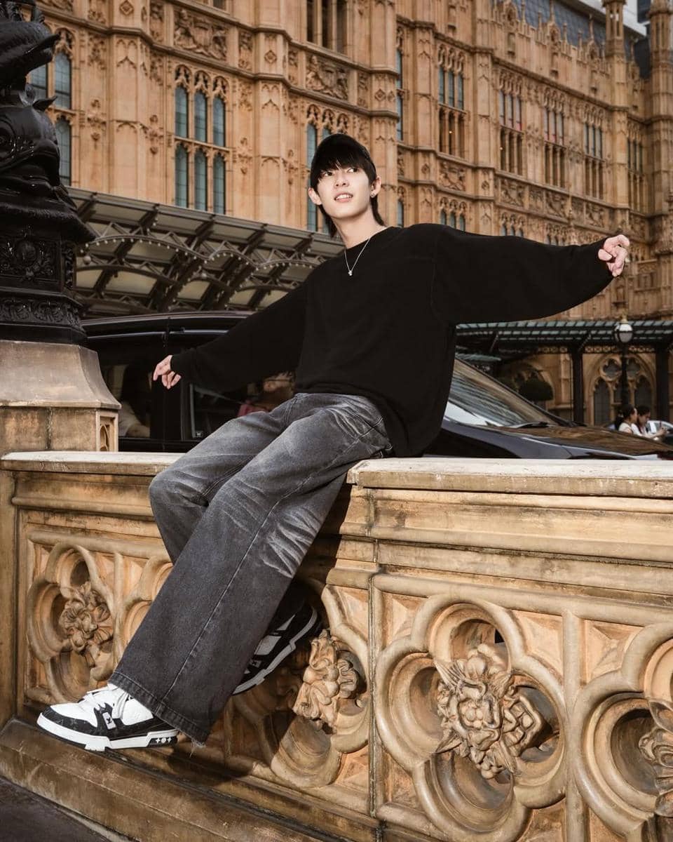 OOTD Sneakers ala Pooh Krittin