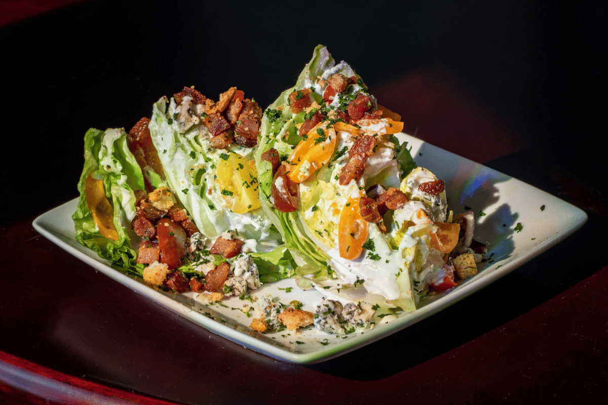 Resep Blue Cheese Wedge Salad, Super Fresh dan Crunchy
