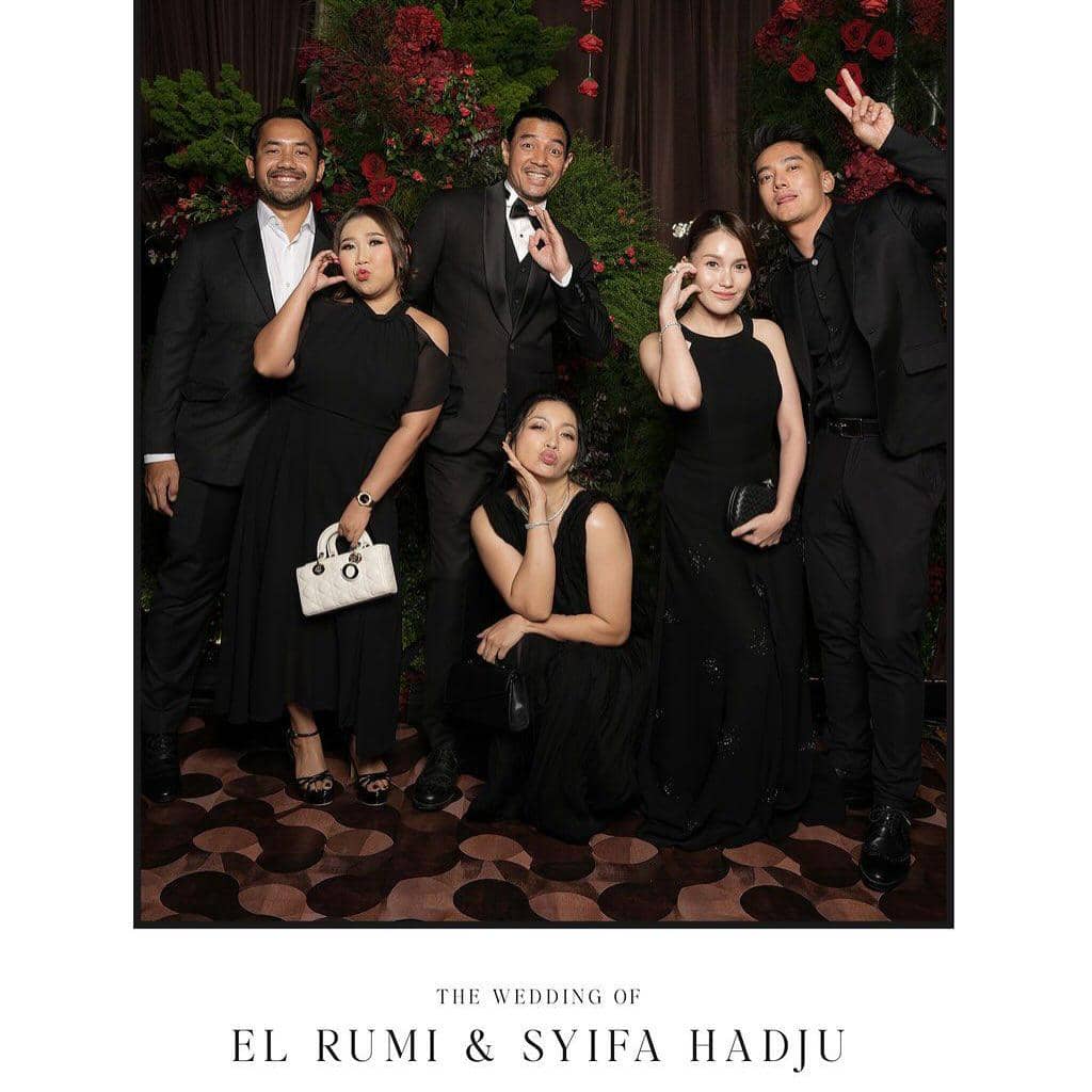 gaya artis di resepsi pernikahan El Rumi dan Syifa Hadju 