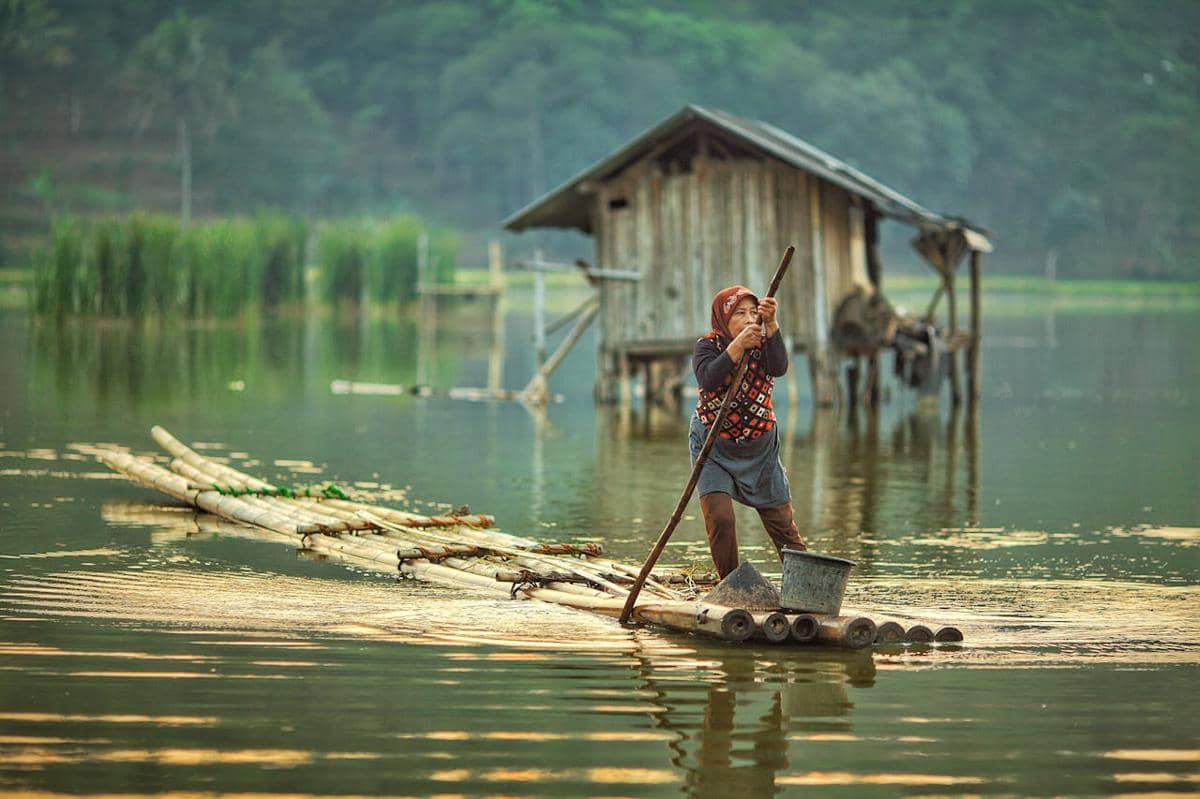 ilustrasi penduduk lokal Indonesia