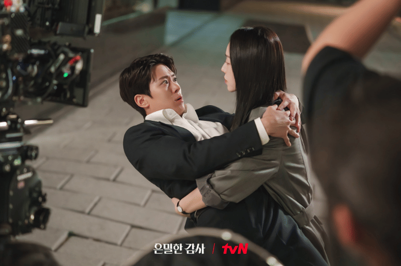 Gong Myung dan Shin Hye Sun di drama Filing for Love