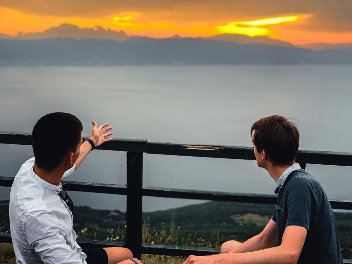 4 Cara Pria Mendapatkan Dopamin Alami Tanpa Smartphone, Kembali Fokus!