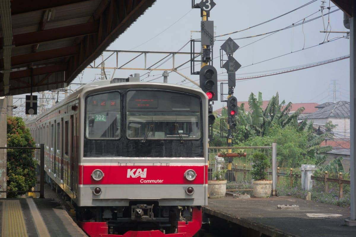 ilustrasi KRL (pexels.com/Qeis Ismail)