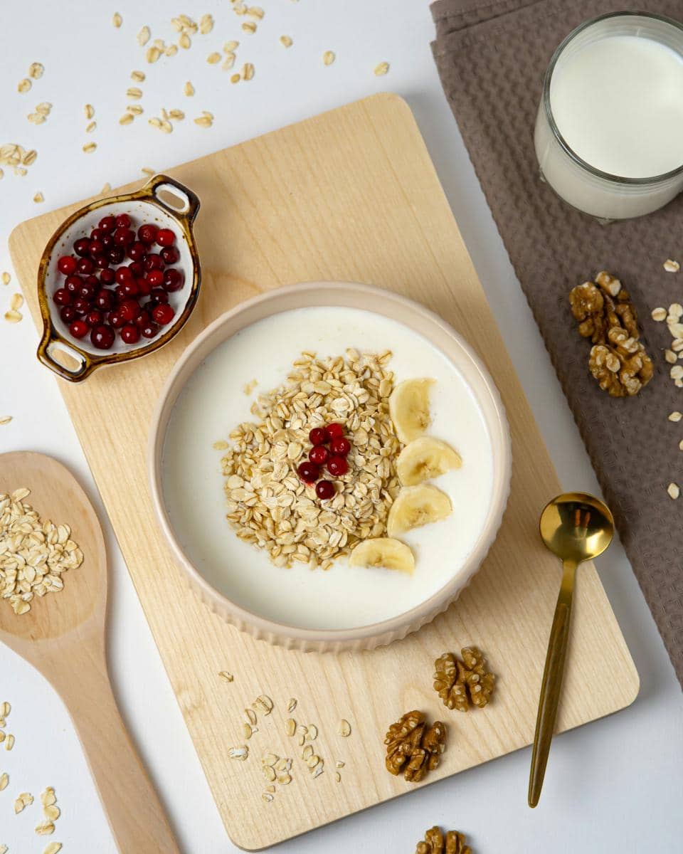 ilustrasi oatmeal untuk sarapan 