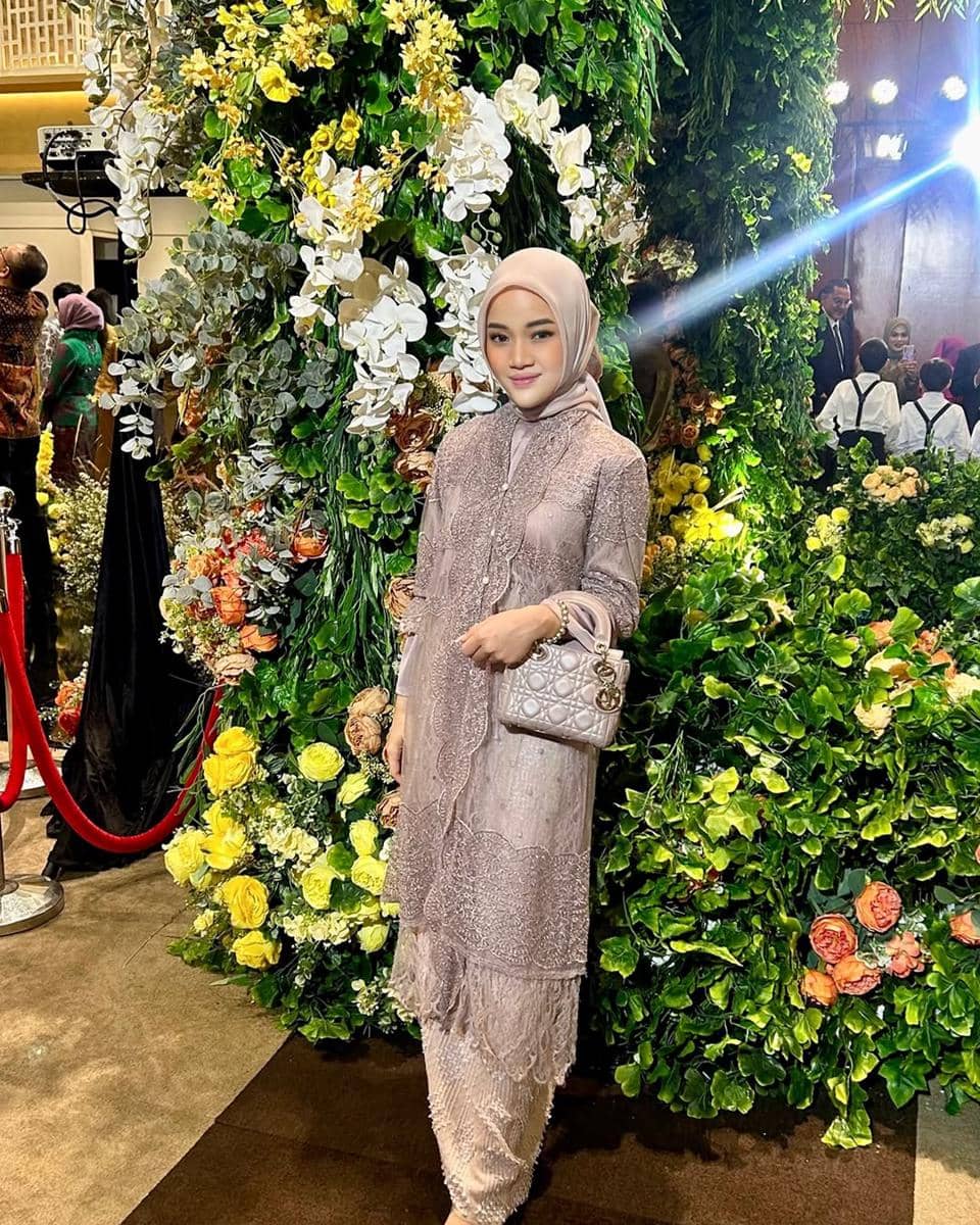 Inspirasi OOTD kondangan ala Diandra Marsha