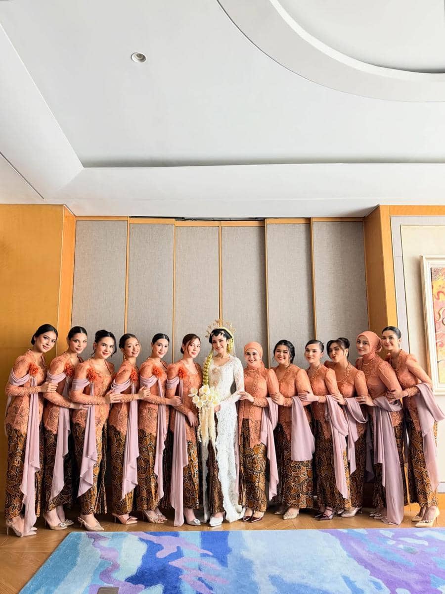 potret OOTD para sahabat Syifa Hadju saat momen akad nikah Syifa Hadju 