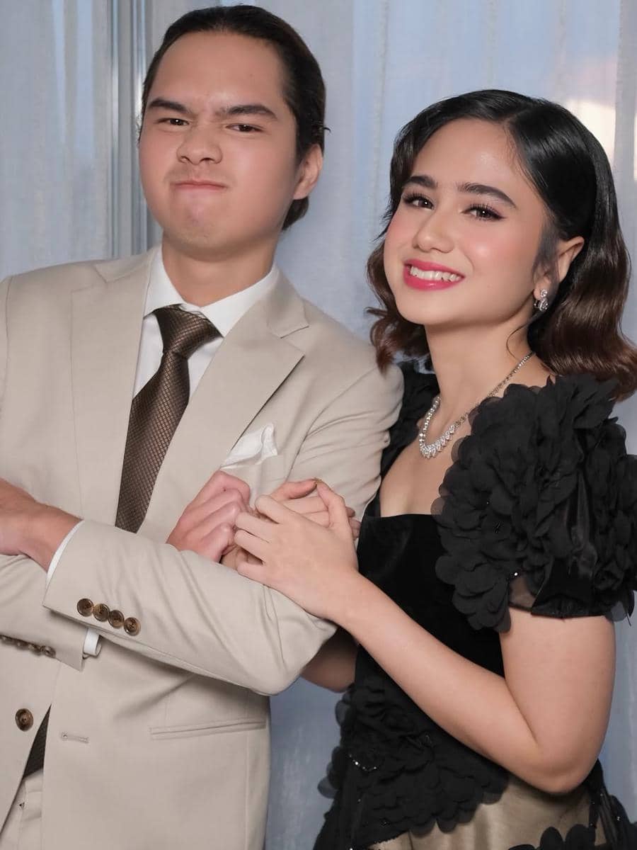 gaya Tissa Biani di pernikahan El Rumi dan Syifa