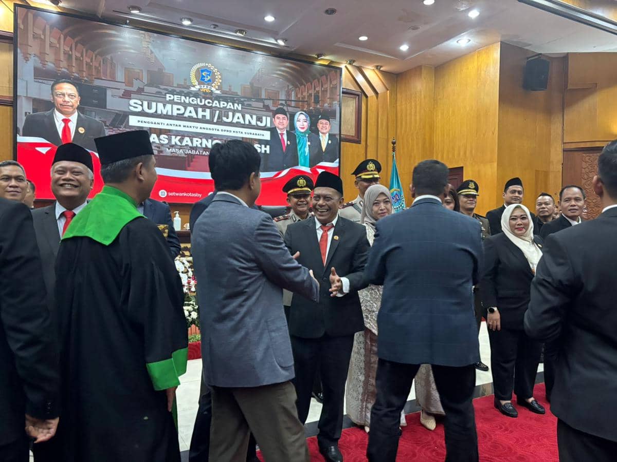 Anas Karno Resmi Gantikan Adi Sutarwijono di DPRD Surabaya