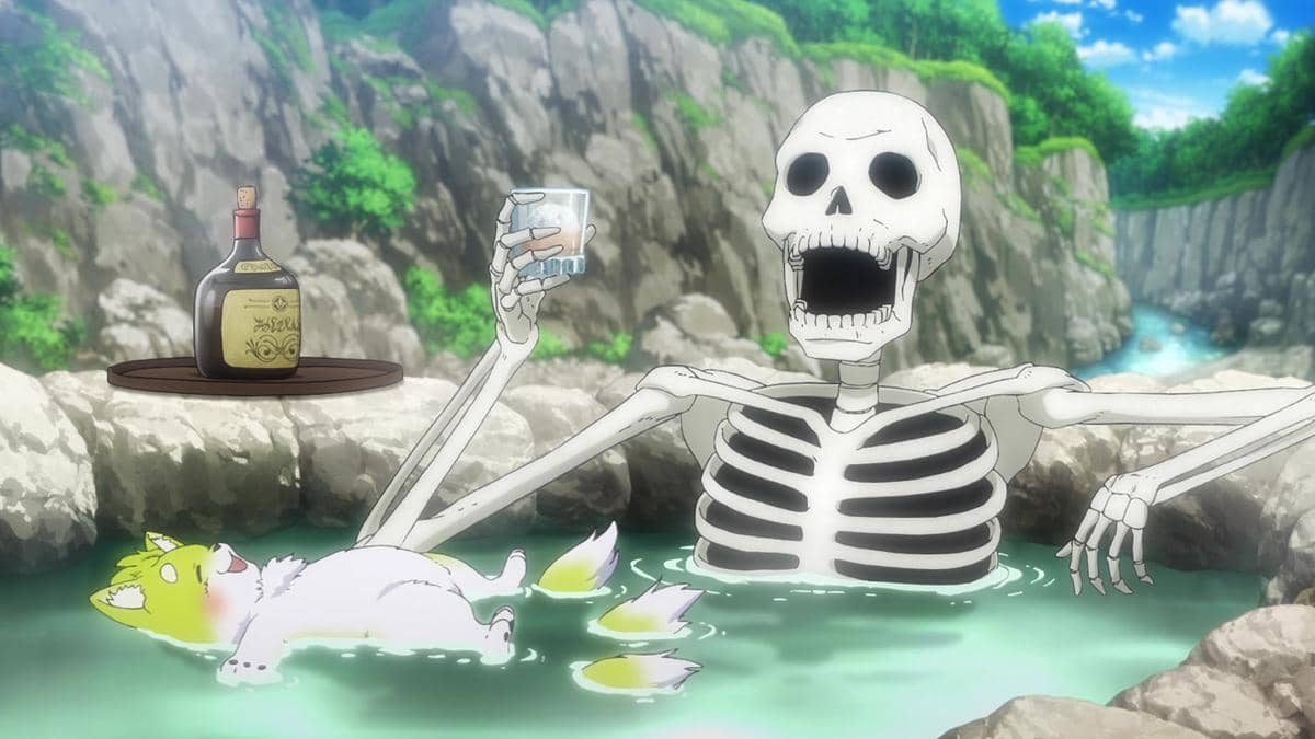 Karakter tengkorak dari anime Skeleton Knight in Another World bersantai di pemandian air panas bersama makhluk kecil berbulu kuning.