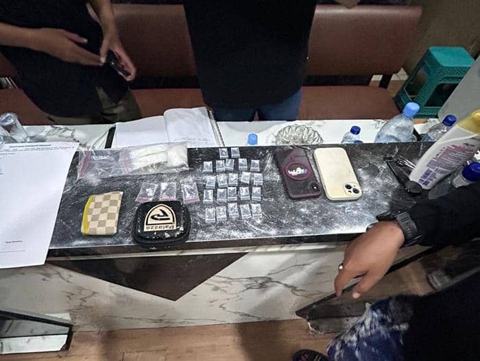 Dua Mahasiswa di Makassar Diciduk saat Ambil Sabu Sistem Tempel