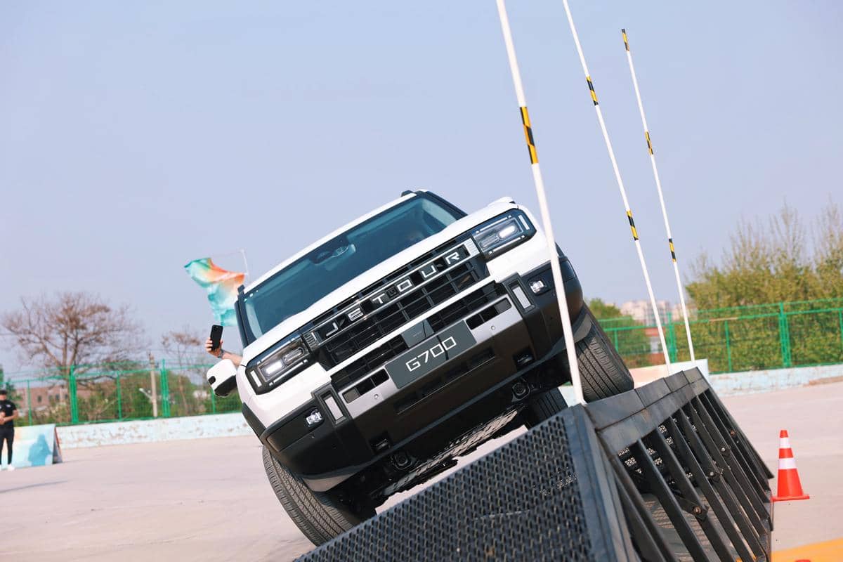 Jetour Uji G700 dan T2 i-DM di Medan Ekstrem Beijing