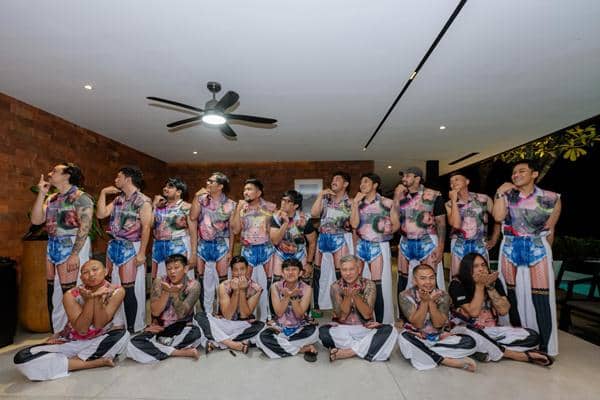 8 Potret The Prediksi Touring ke Semarang, Dieng, Jogja, Kostumnya Apa nih?