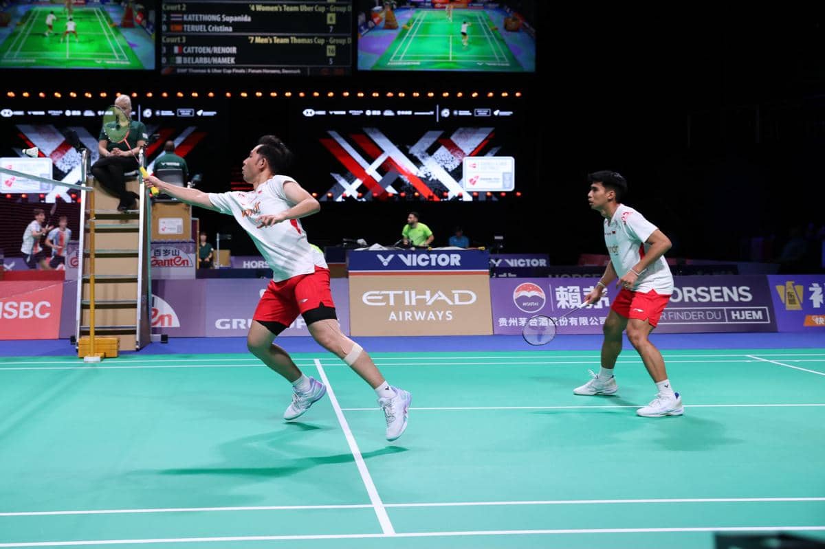 Debut manis Sabar Karyaman Gutama/Moh Reza Pahlevi Isfahani di Thomas Cup 2026 dalam laga fase Grup D melawan Thailand.