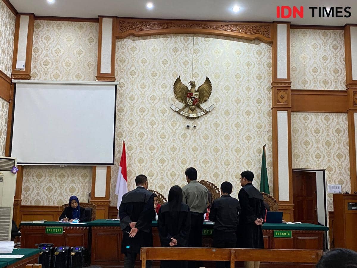 Saksi Akui Molotov Bukan Pengaruh Instagram Bali Tidak Diam