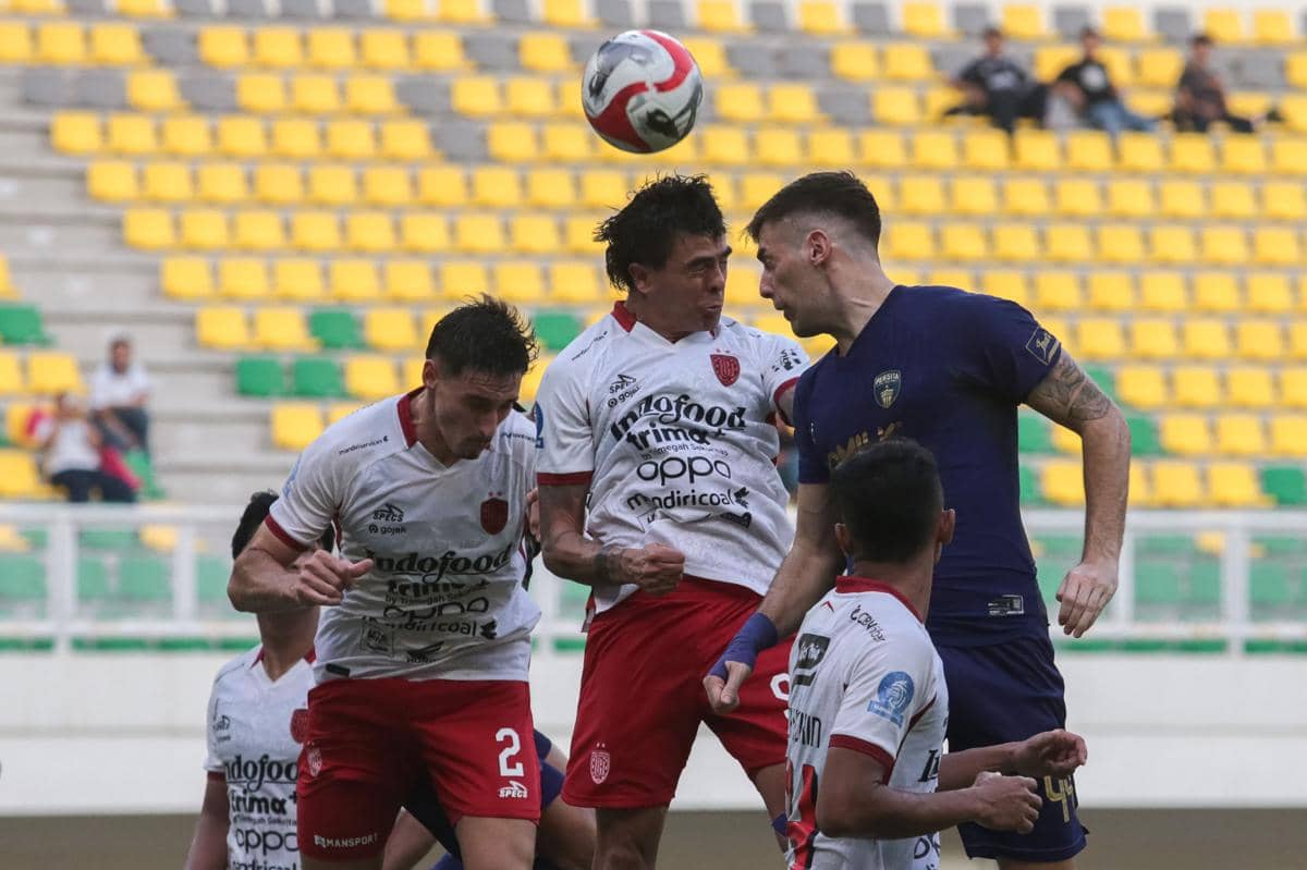 antarafoto-bali-united-menang-atas-persita-tangerang-1777253903 (1).jpg