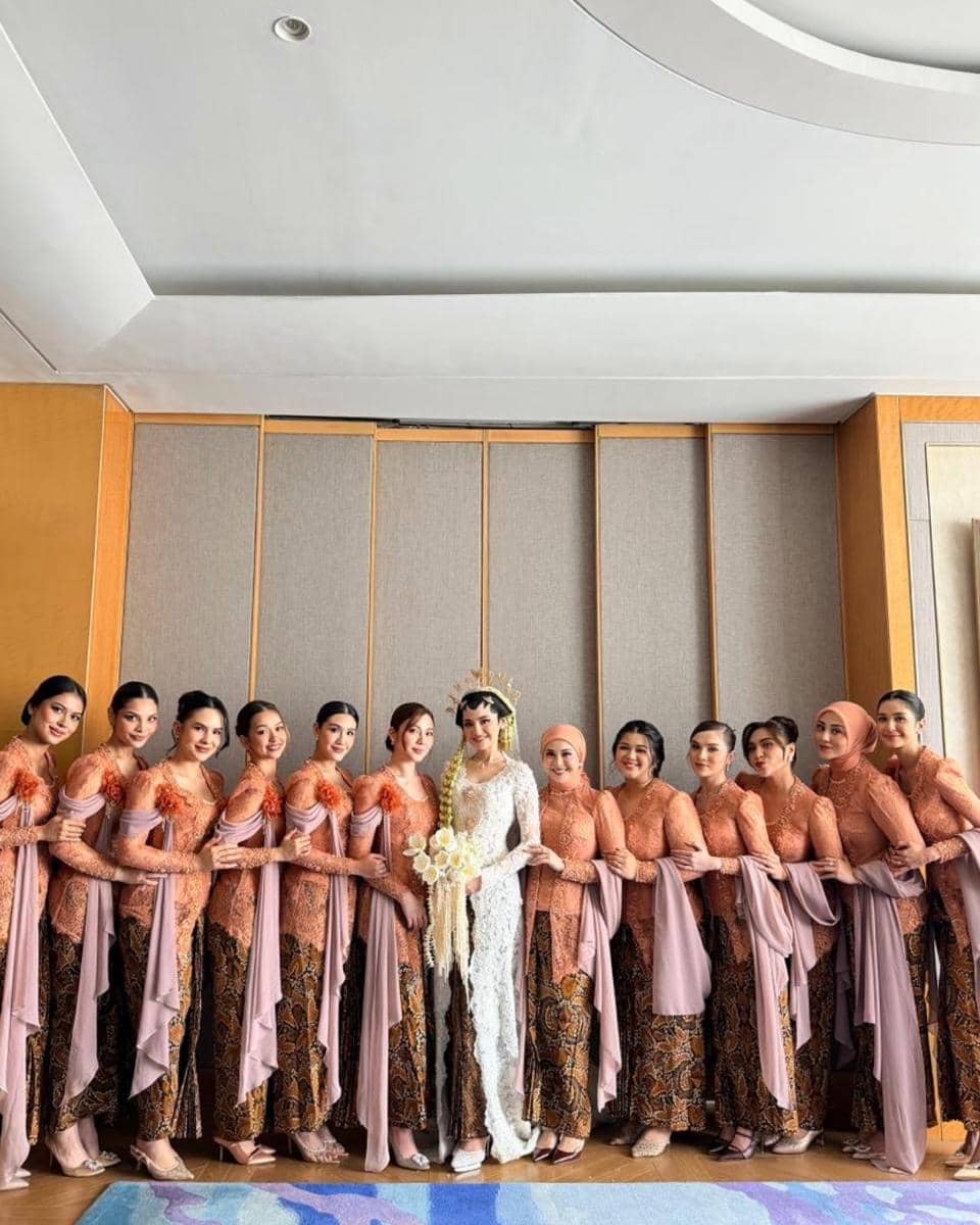 bridesmaid Alyssa Syifa