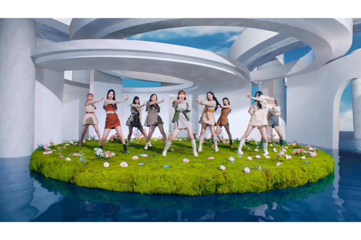 cuplikan MV "Paradise" milik NiziU