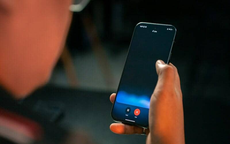 ilustrasi fitur AI Google Gemini di smartphone Android