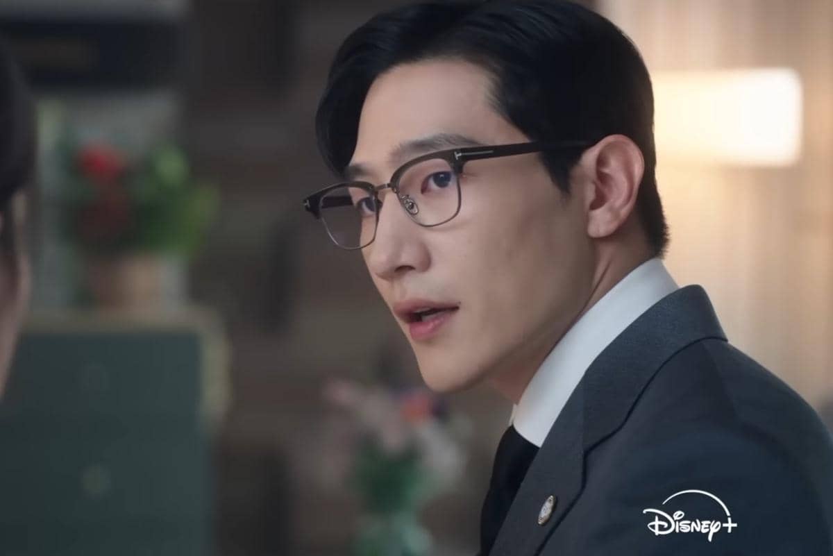 cuplikan drama Perfect Crown