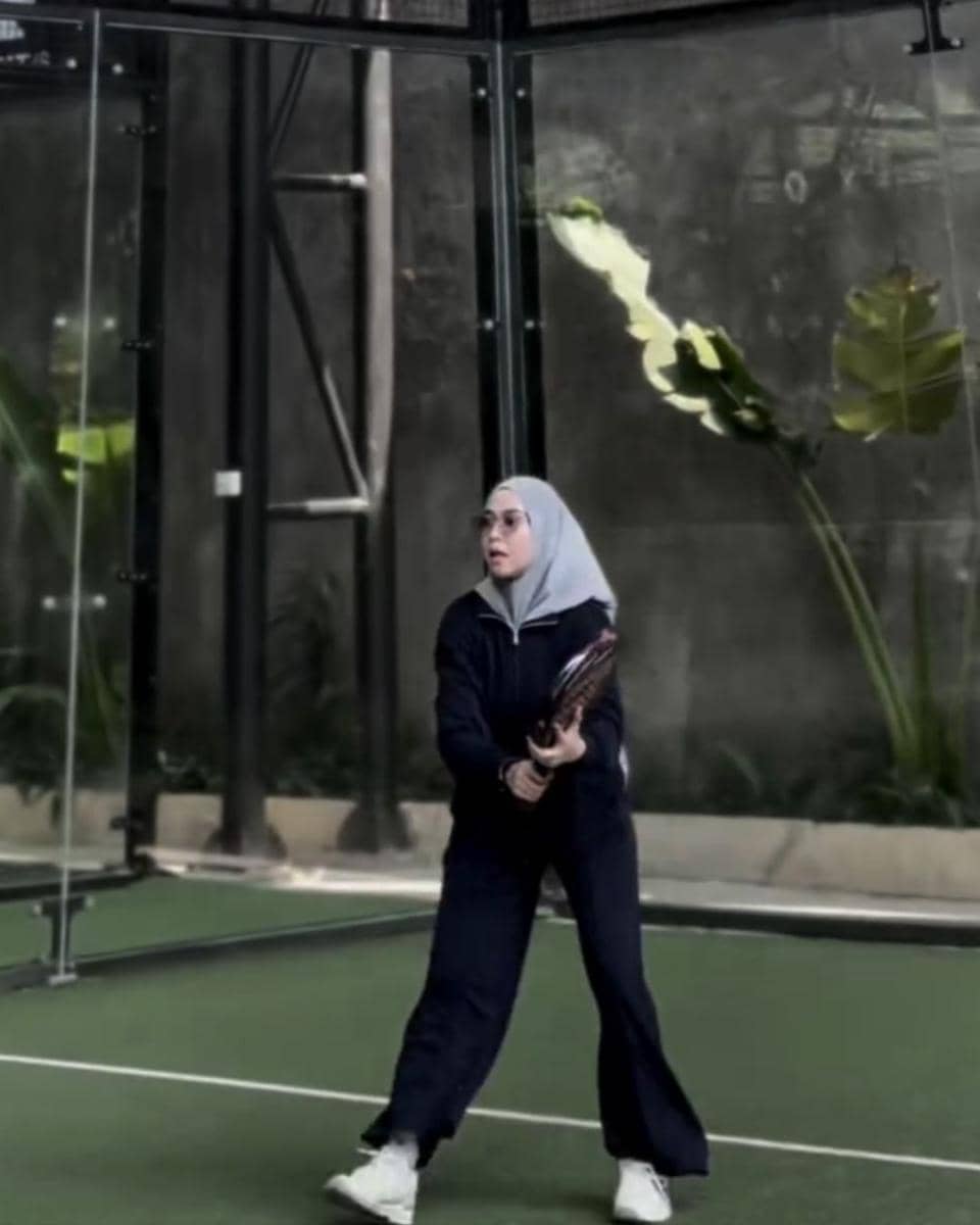 OOTD olahraga padel ala Ria Ricis