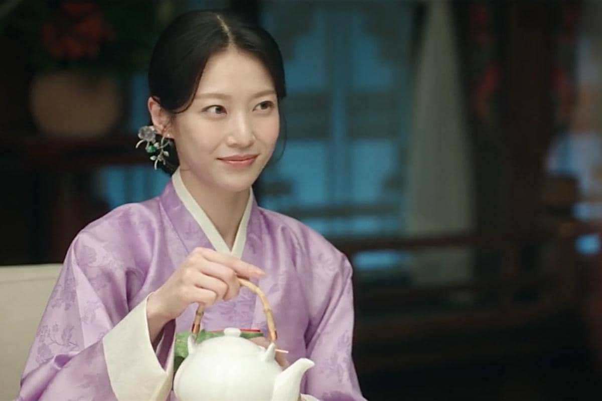 Yoon Yi Rang (Gong Seung Yeon) dalam drakor Perfect Crown 
