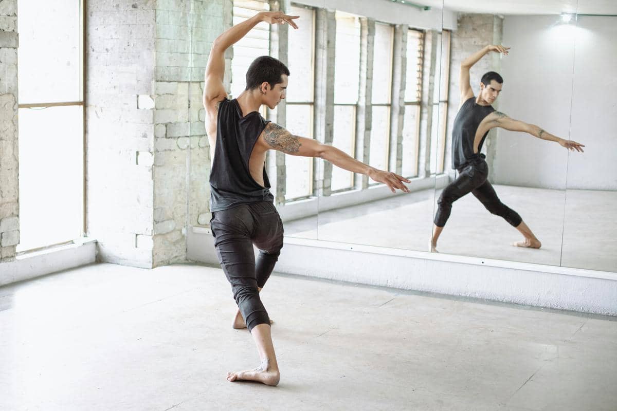 Jobdesk Penari Latar, Profesi Menjanjikan di Industri Hiburan