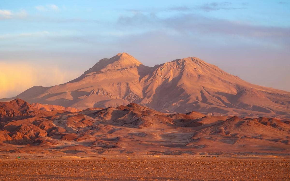 lanskap Gurun Atacama yang dikenal sebagai salah satu wilayah paling kering di dunia.