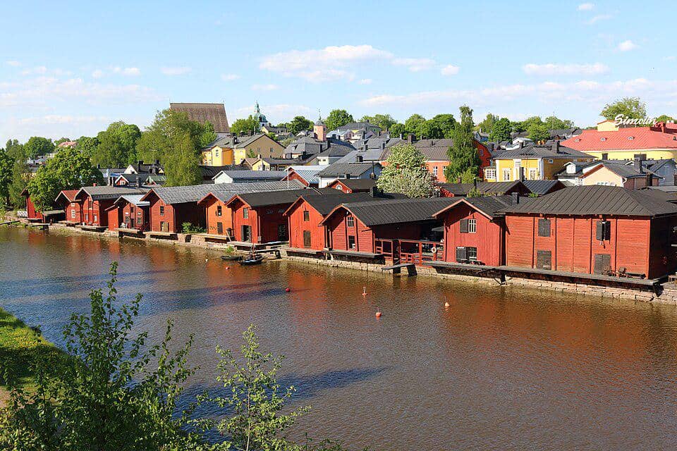 5 Fakta Kota Porvoo, Pesona Kota Kayu di Tepi Sungai yang Ikonik