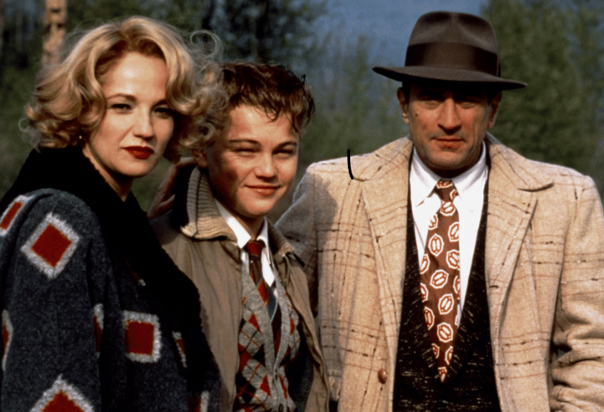 Robert De Niro (kanan) dalam This Boy's Life