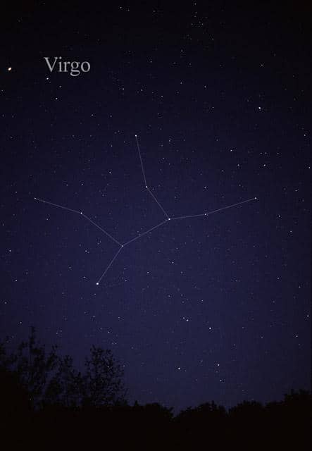 Spica (kiri bawah) merupakan bintang paling terang di rasi bintang Virgo.