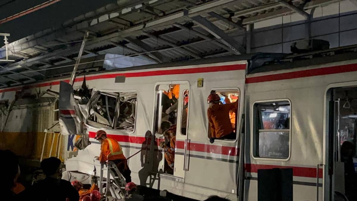Ini Pernyataan Lengkap Taksi Green SM soal Kecelakaan Kereta di Bekasi