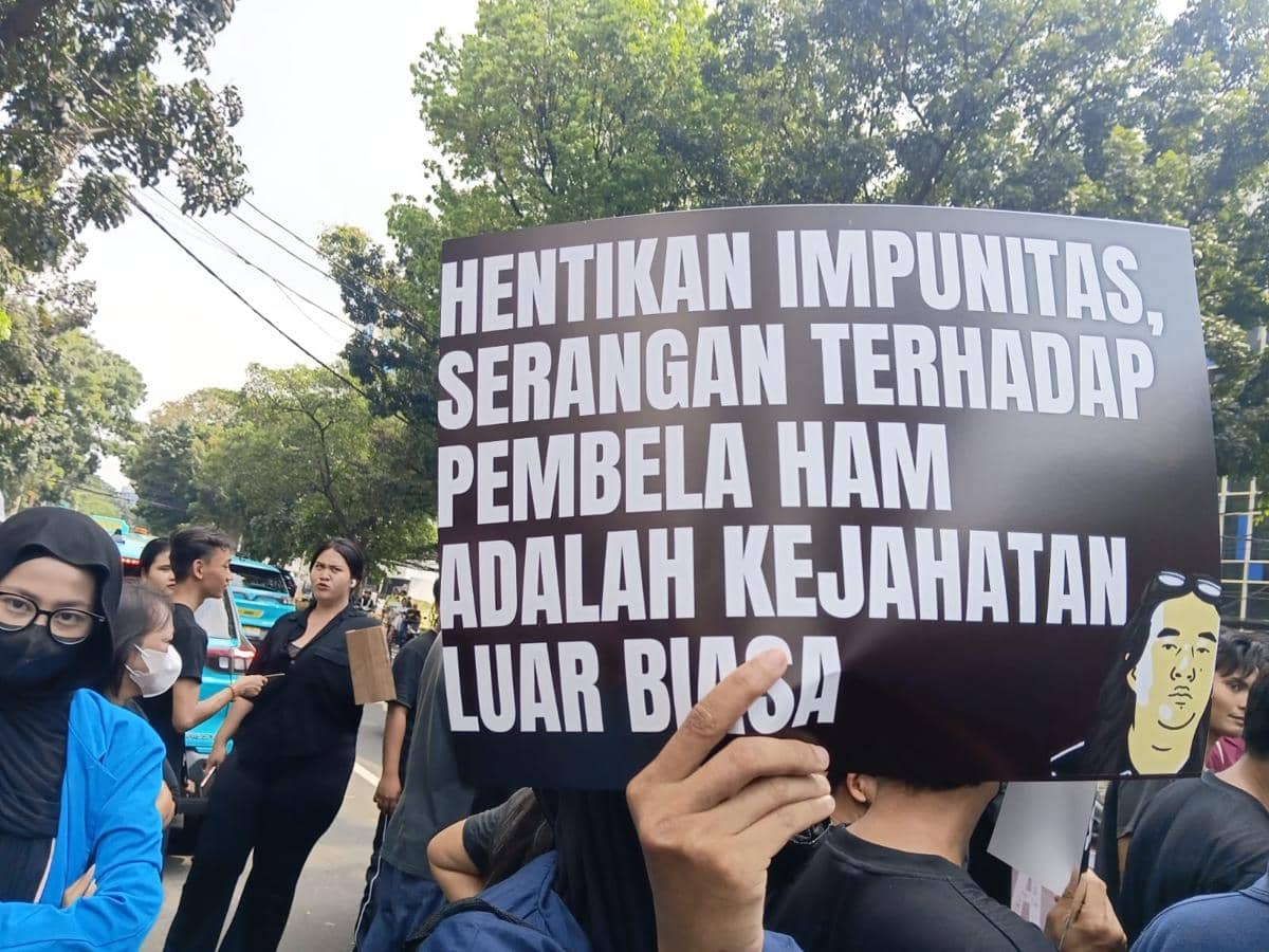 Demo Mahasiswa Desak MK Kabulkan Gugatan UU Peradilan Militer