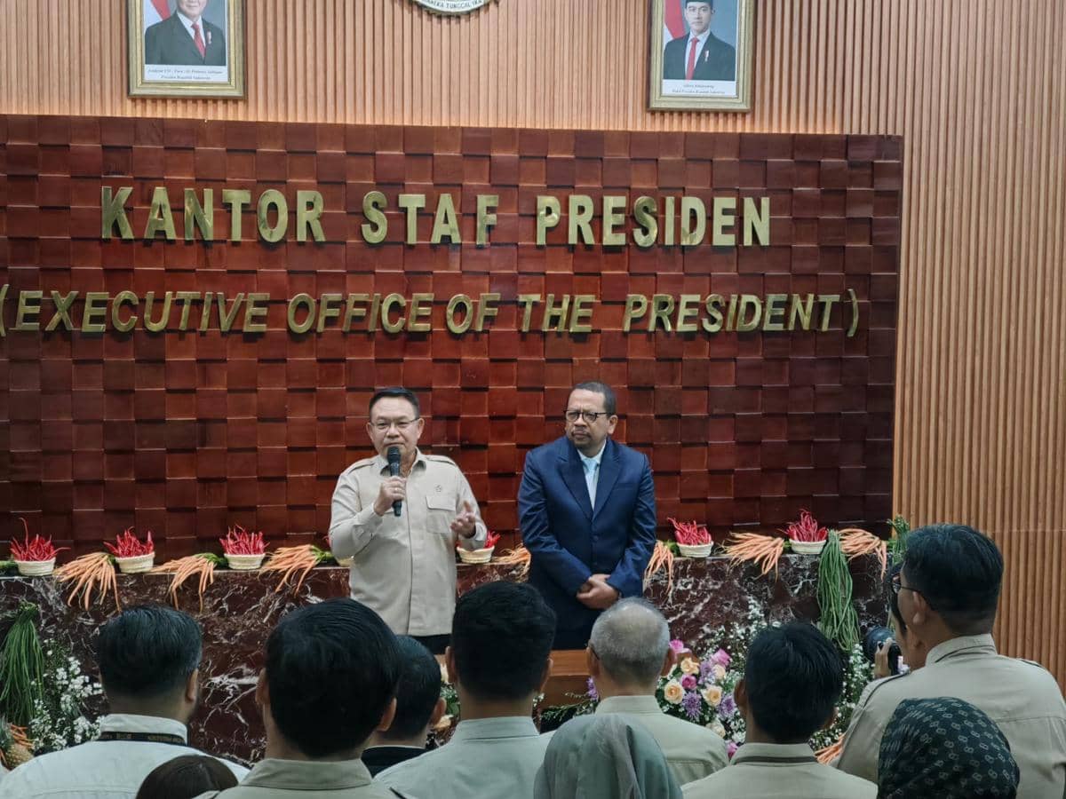 Serah terima jabatan Kepala Staf Kepresidenan (KSP) dari M. Qodari ke Dudung Abdurachman. (IDN Times/Ilman Nafi'an)