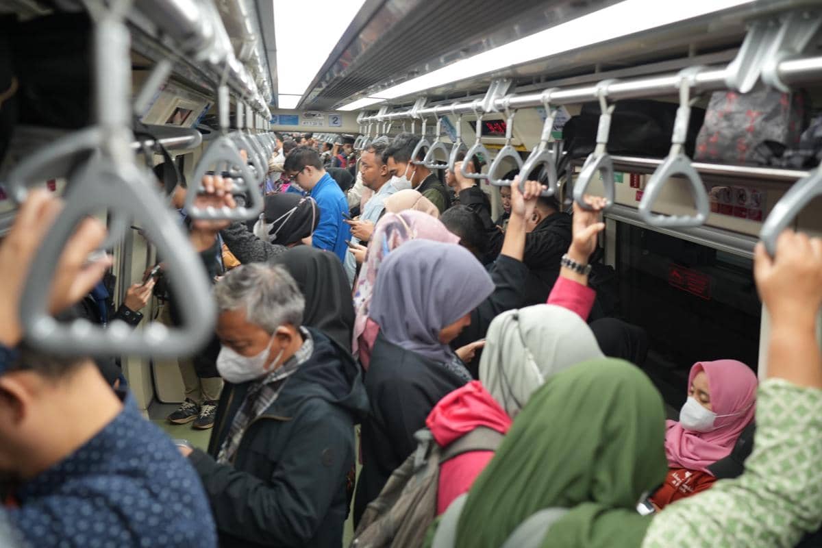 Imbas Tabrakan Kereta Bekasi, Pengguna LRT Jabodebek Meningkat