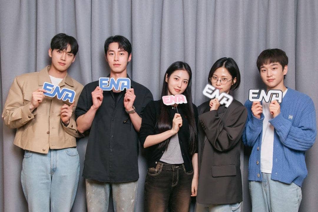 Para cast Doctor On The Edge  