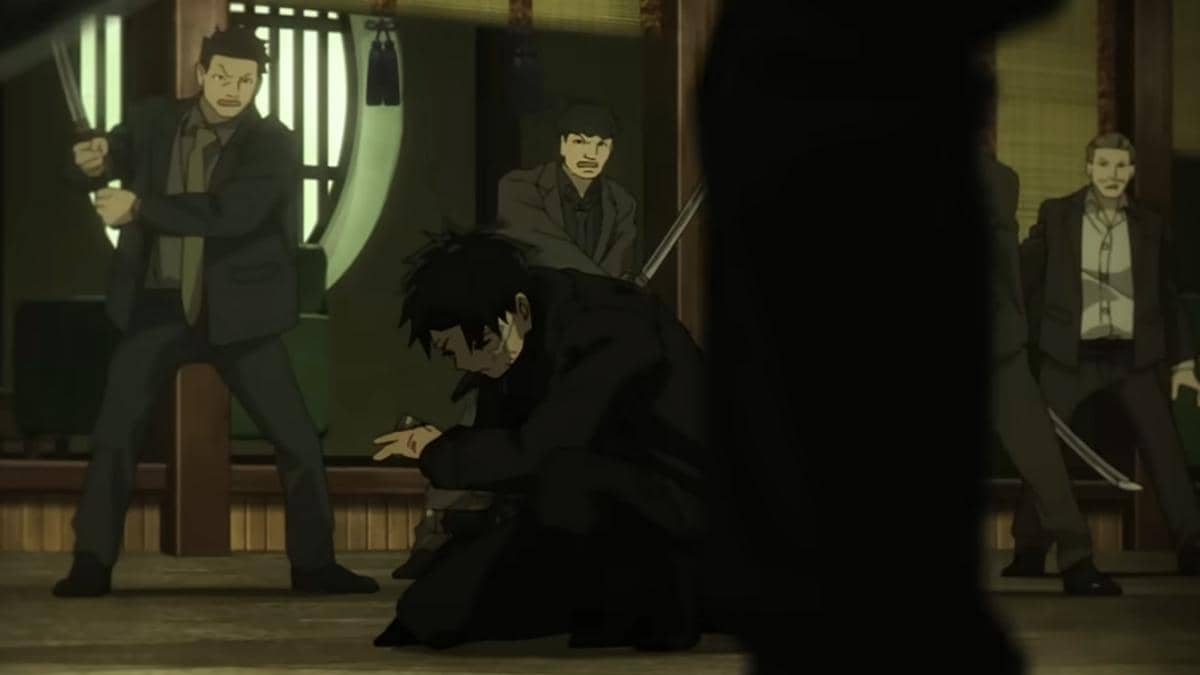 Chihiro bersiap menghadapi beberapa pria bersenjata pedang di dalam ruangan bergaya tradisional Jepang dengan pencahayaan redup.