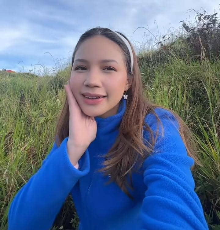 potret Bella Graceva mendaki Gunung Prau