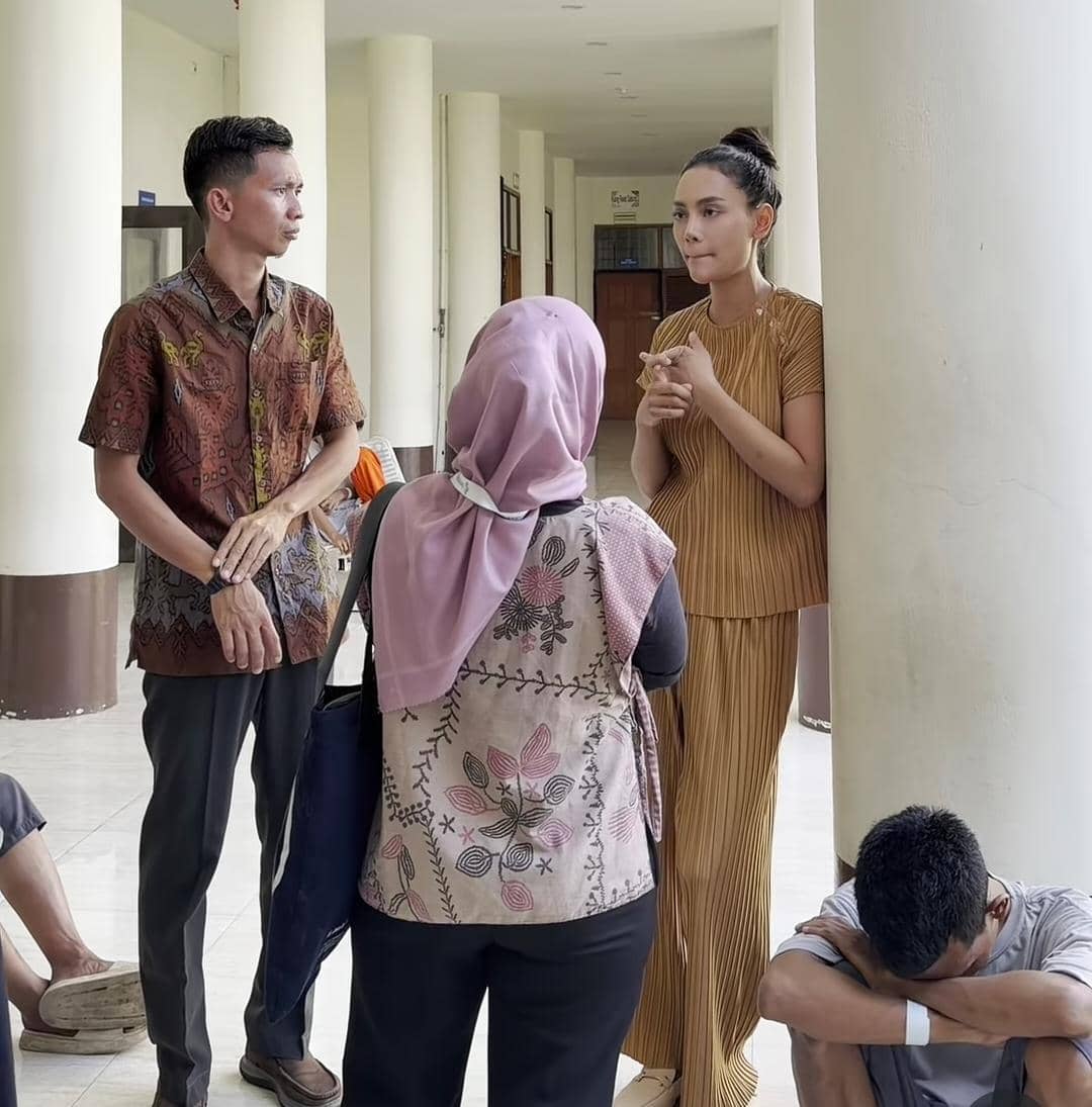 potret Erika Carlina ke RSJ