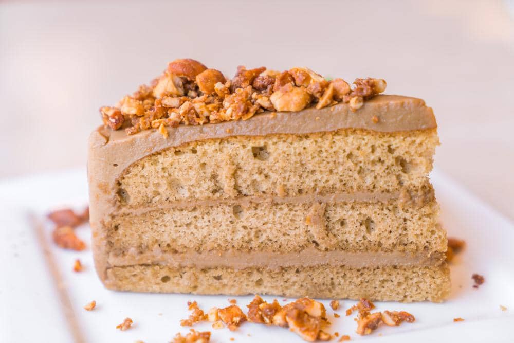 8 Cake dengan Isian Selai Kacang, Creamy dan Lezat!