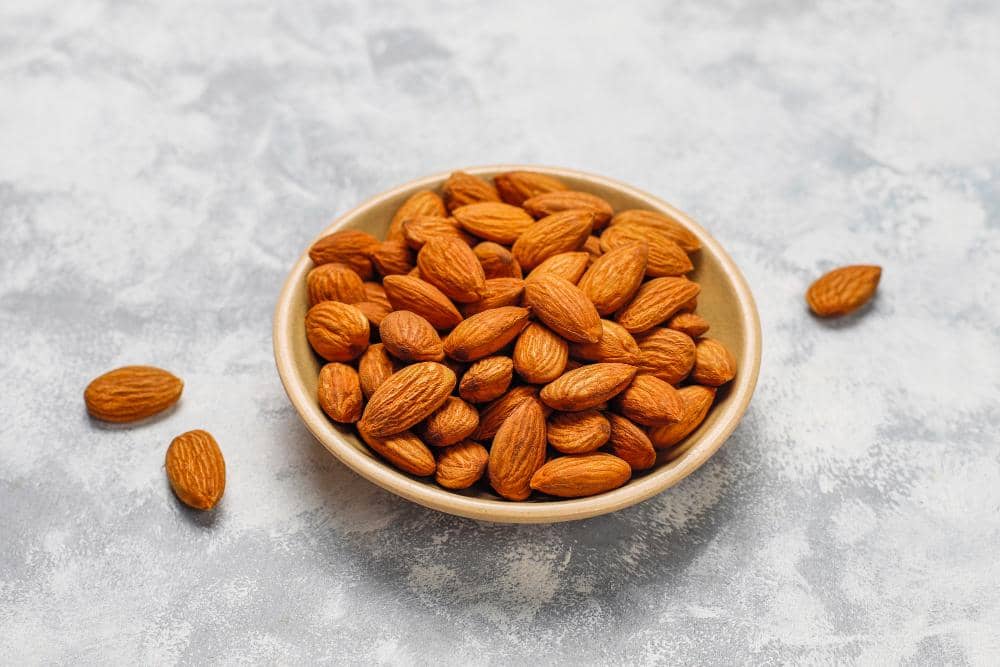 ilustrasi kacang almond