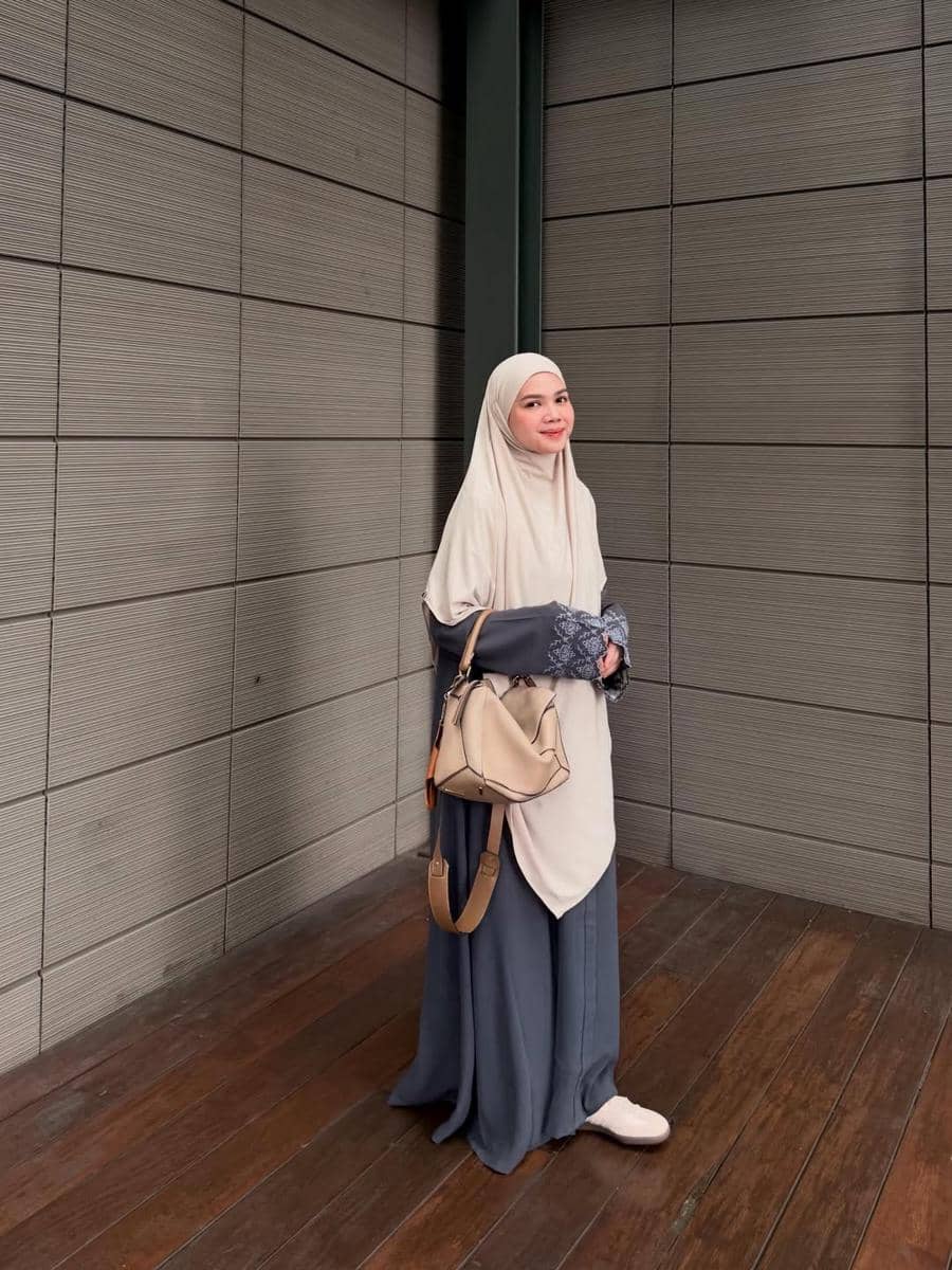 OOTD Abaya dan Khimar ala Alfi Siregar