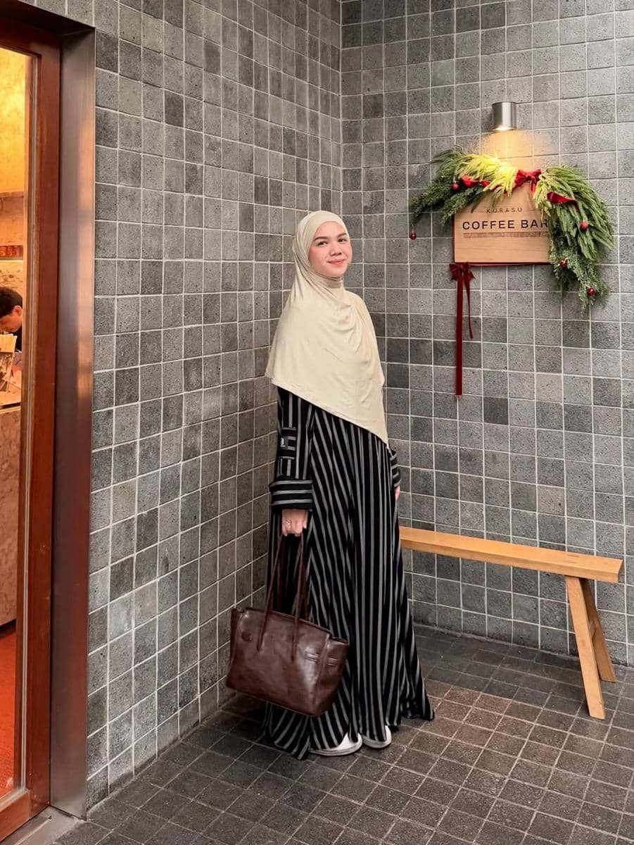 OOTD Abaya dan Khimar ala Alfi Siregar
