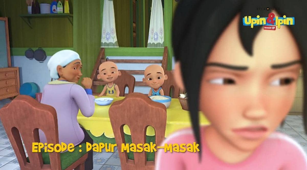 Kak Ros merasa kesal saat masakannya dibandingkan dengan Opah. 