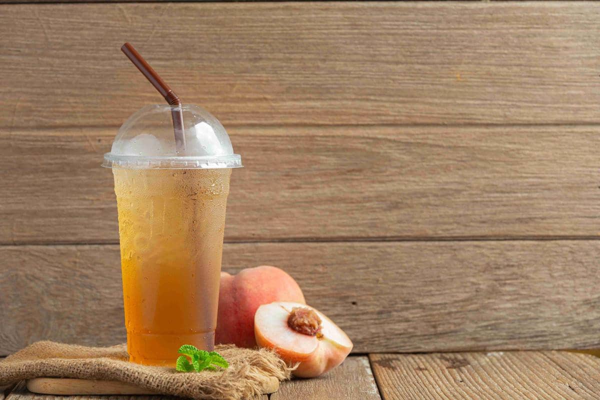 Ilustrasi MInuman Segar di Musim Panas