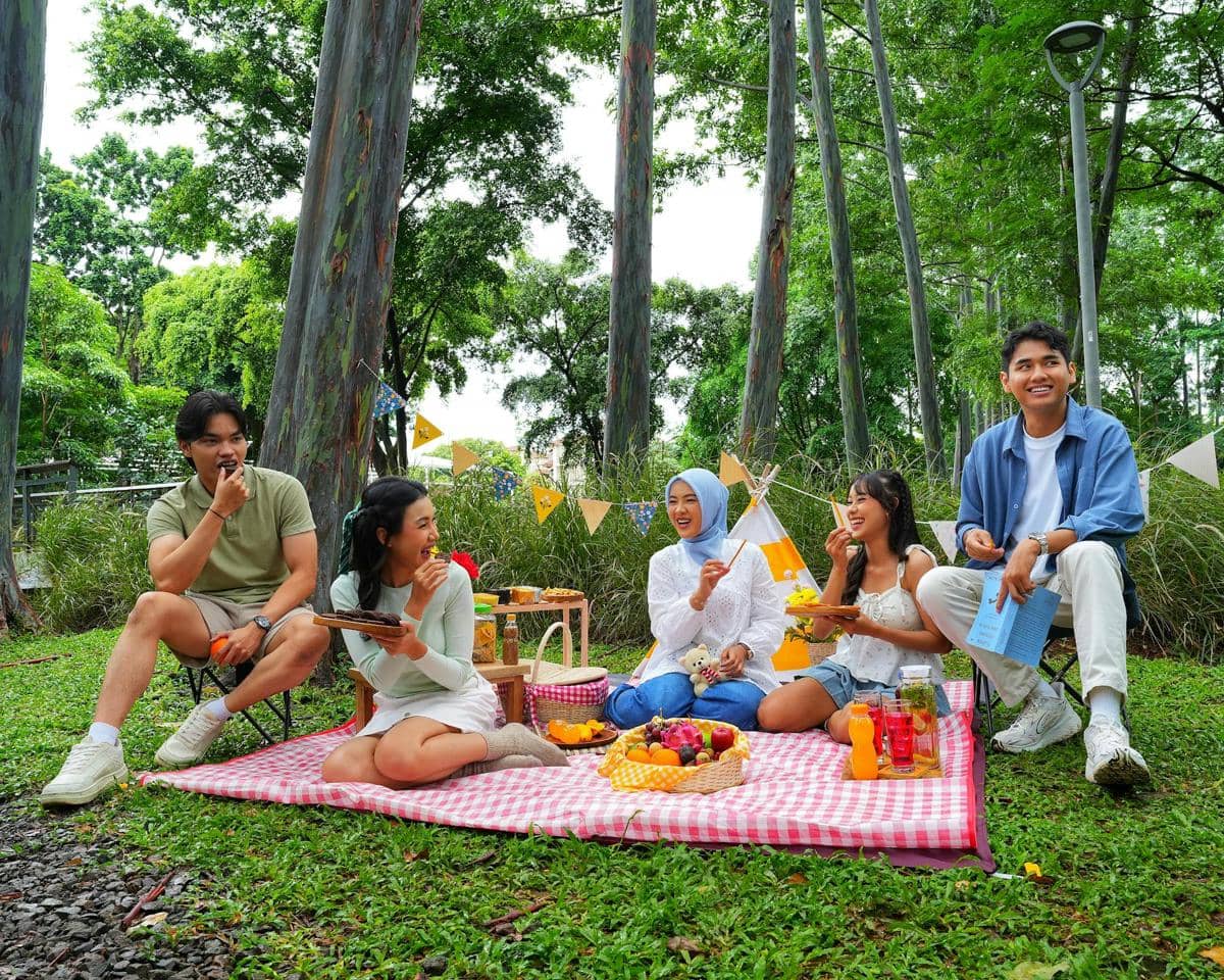 ilustrasi piknik bersama teman
