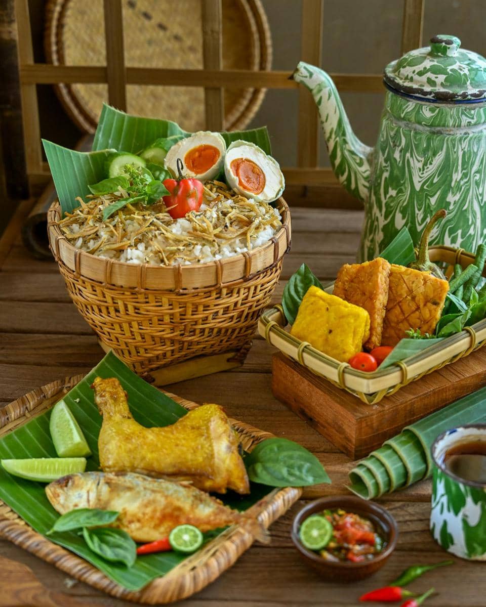 5 Tips Membuat Nasi Liwet Ikan Teri yang Gurih dan Wangi
