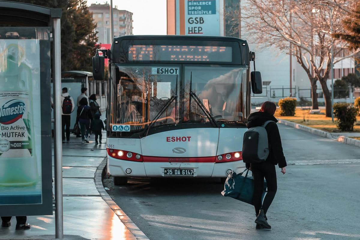 Cara Naik DAMRI dari Bandara Juanda 2026 Ini Rute dan Jadwalnya