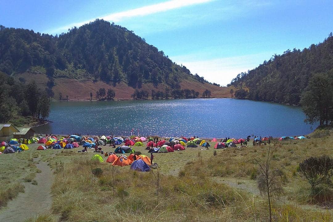 Kenapa Tidak Boleh Berenang di Ranu Kumbolo?