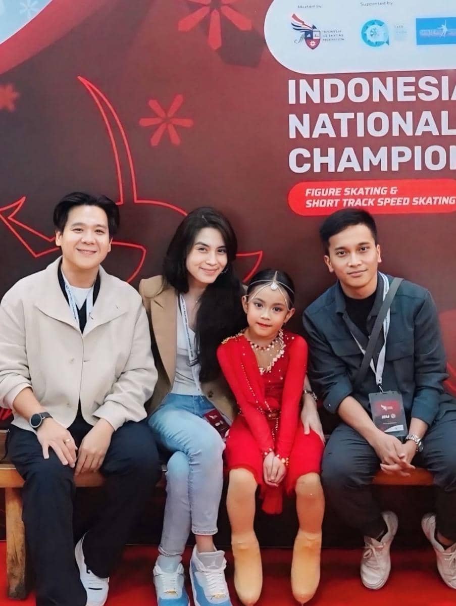 Sada anak Fitri Tropica juara kedua kejurnas ice skating